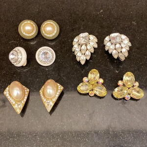 FIVE Sets of vintage‎ clip earrings